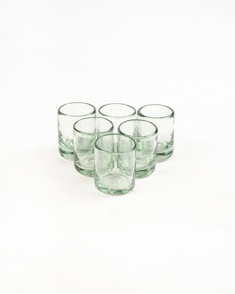 Mezcaleros de vidrio soplado, el regalo perfecto para ocasiones especiales.
