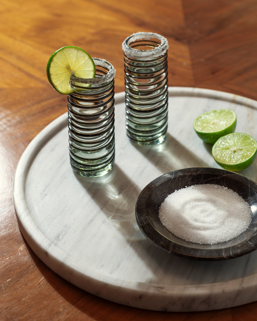 Tequileros de vidrio decorativos para cualquier ocasión.
