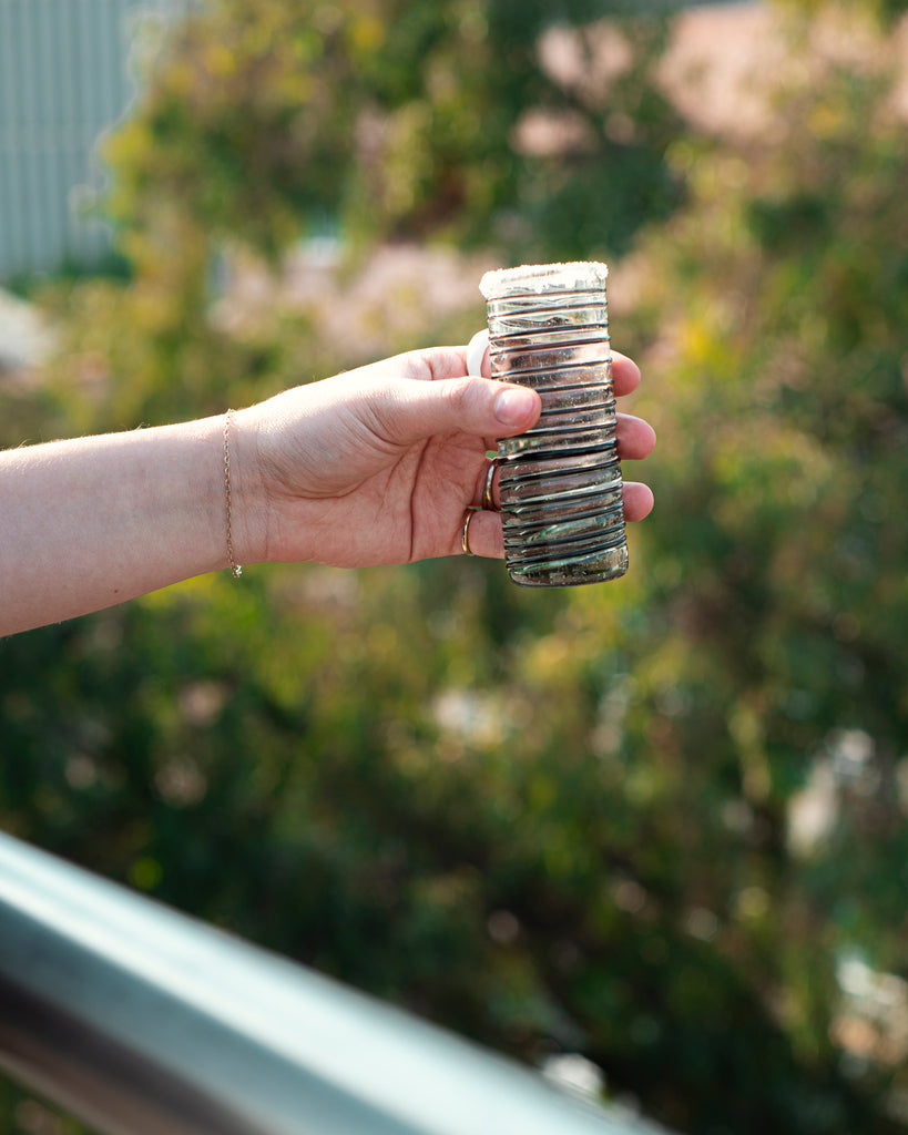 Set de vasos de shot con diseño clásico para reuniones.
