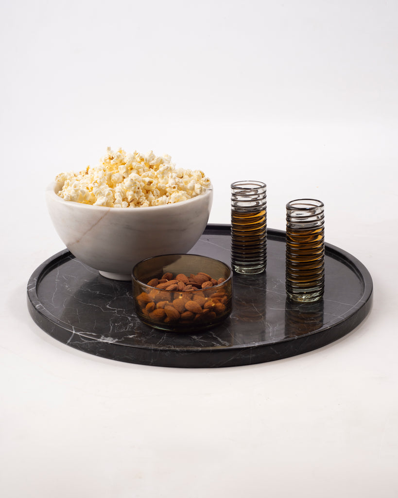 Juego de tequileros de vidrio artesanal para eventos elegantes.
