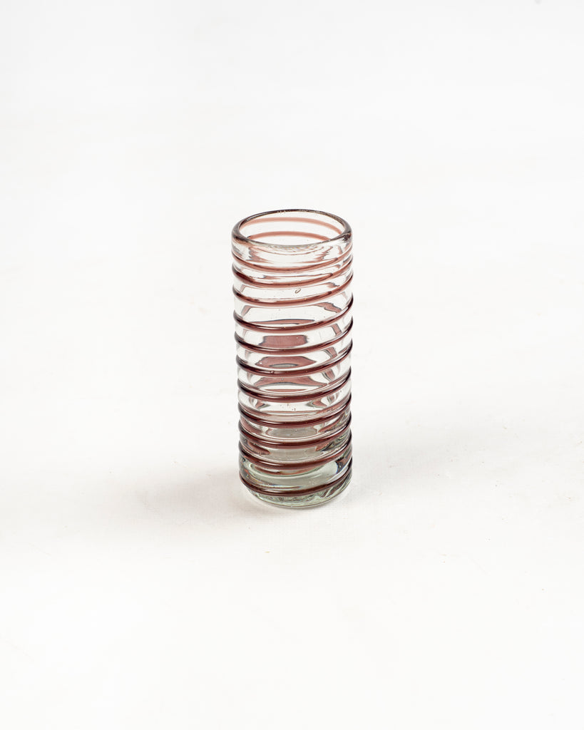 Cristalería elegante con diseño auténtico de tequileros.