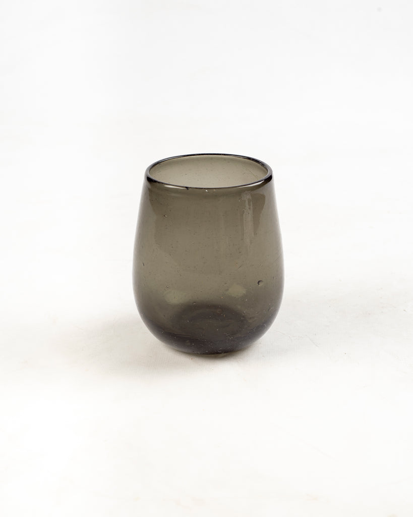 Set de vasos perfecto para decorar mesas elegantes o casuales.
