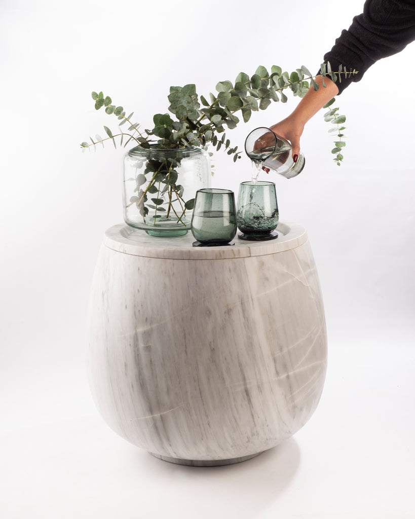 Vasos de vidrio soplado hechos a mano, combinando autenticidad y durabilidad para mejorar tu cristalería.