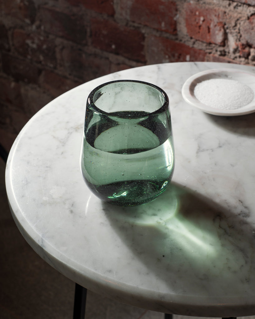 Set de vasos de vidrio de alta calidad, diseñados para complementar cualquier decoración y ocasión en tu hogar.